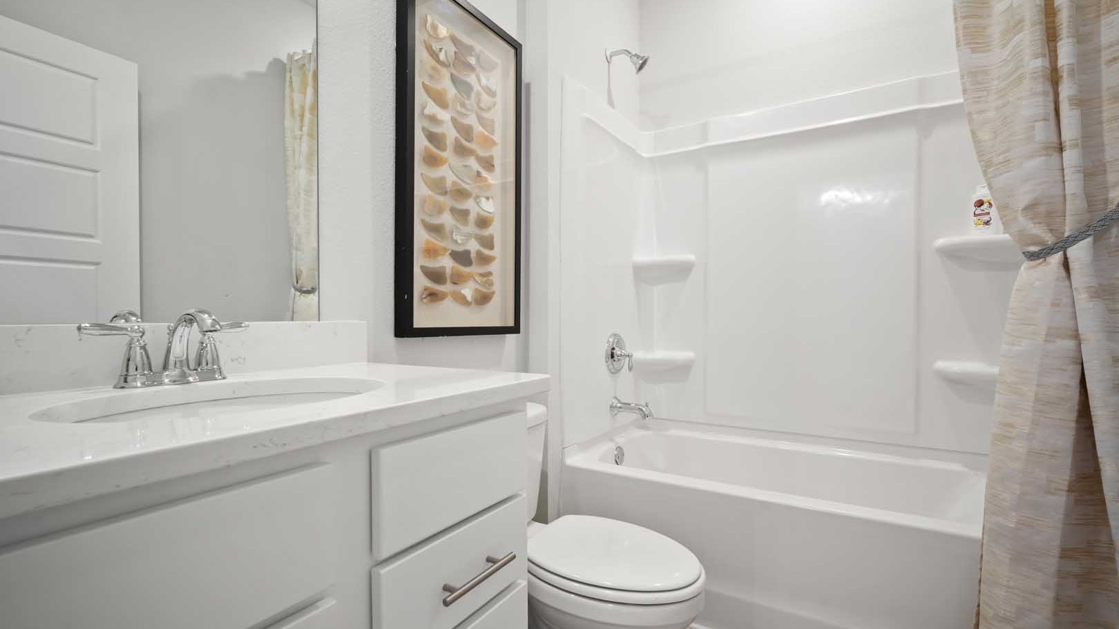 Guest bathroom with shower/tub combo