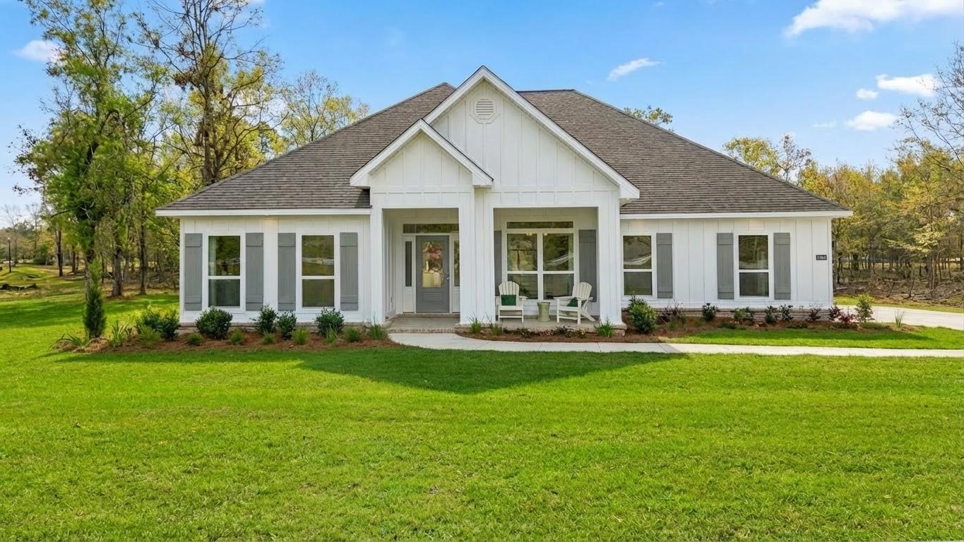 The McKenzie side entry at Laurel Oaks in Mobile, Alabama
