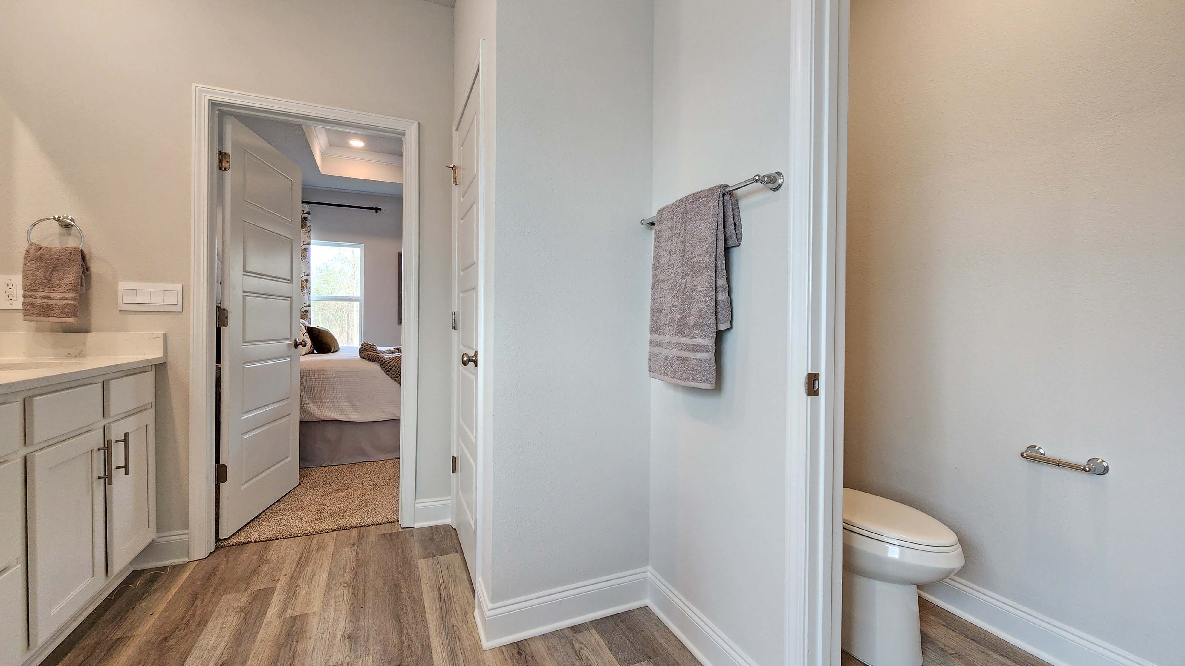 Side view of primary bathroom sutie