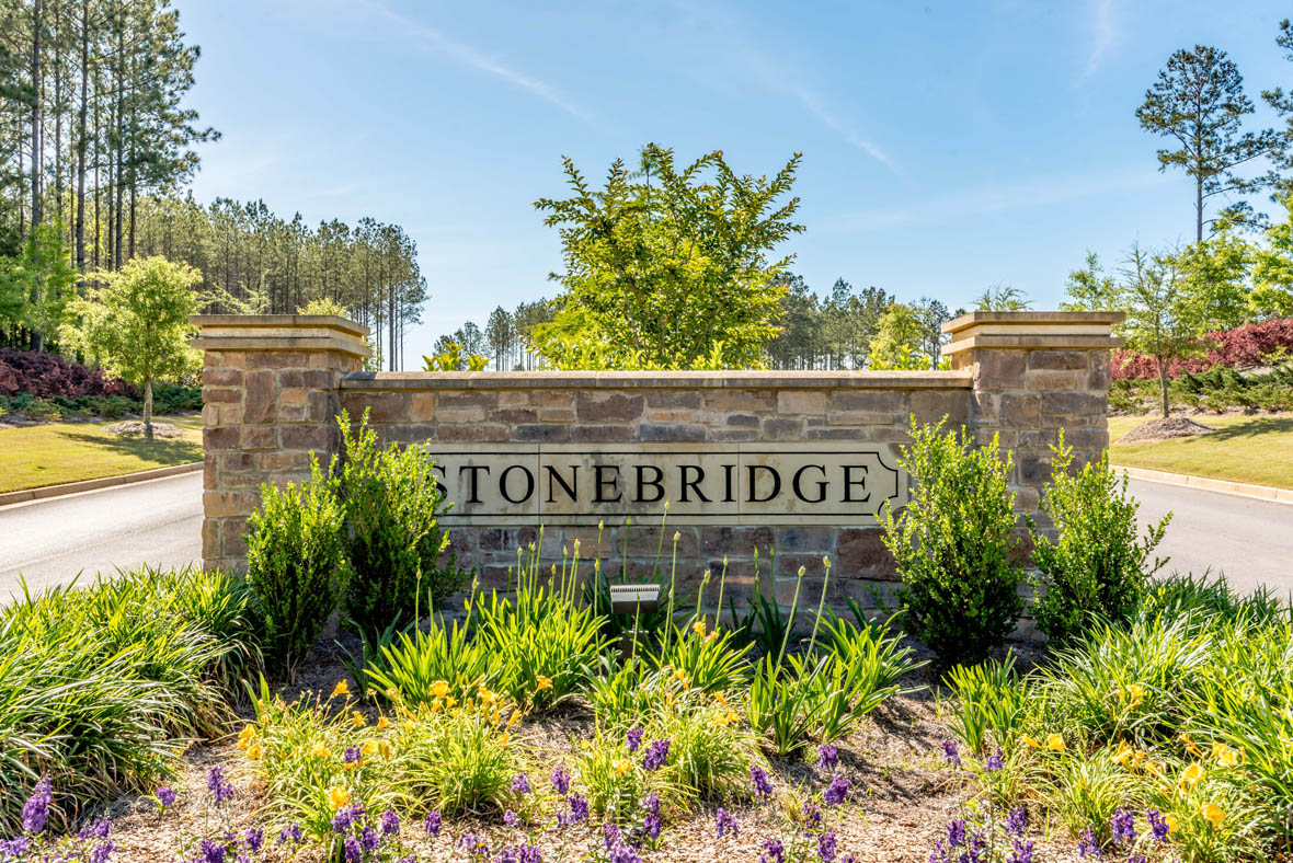 Community entrance monument