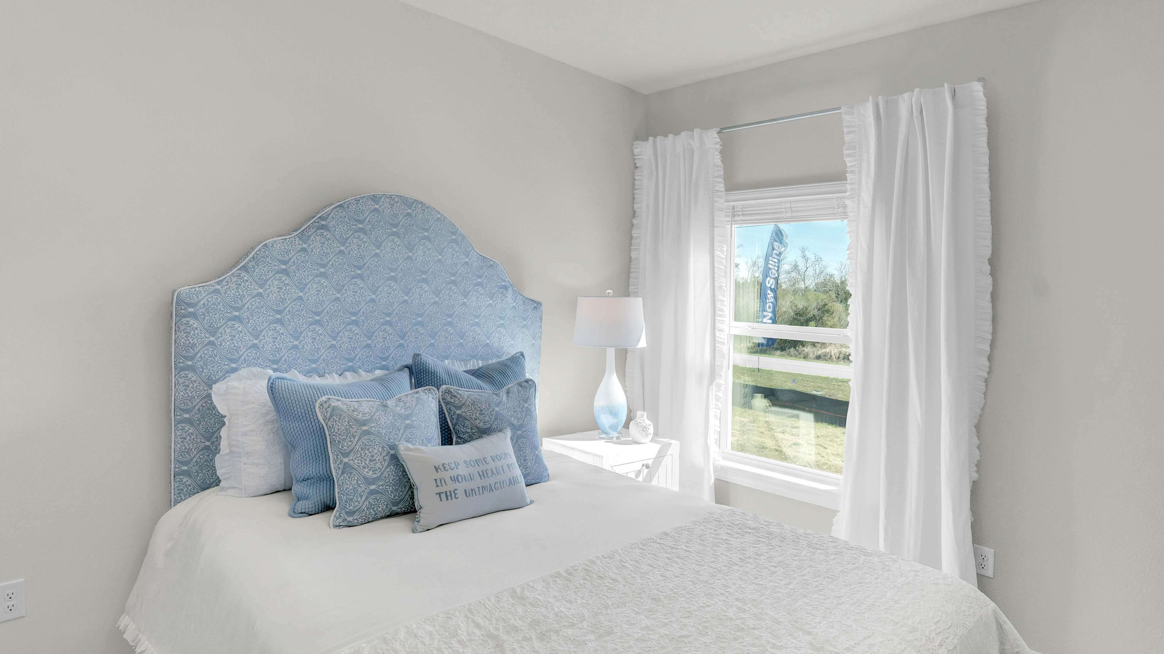 julia bedroom
