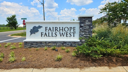 Fairhope Falls Entrance Sign in Fairhope Falls New Home Communiy in Fairhope, AL