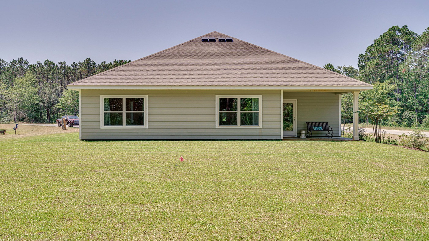 Rhett model home exterior.