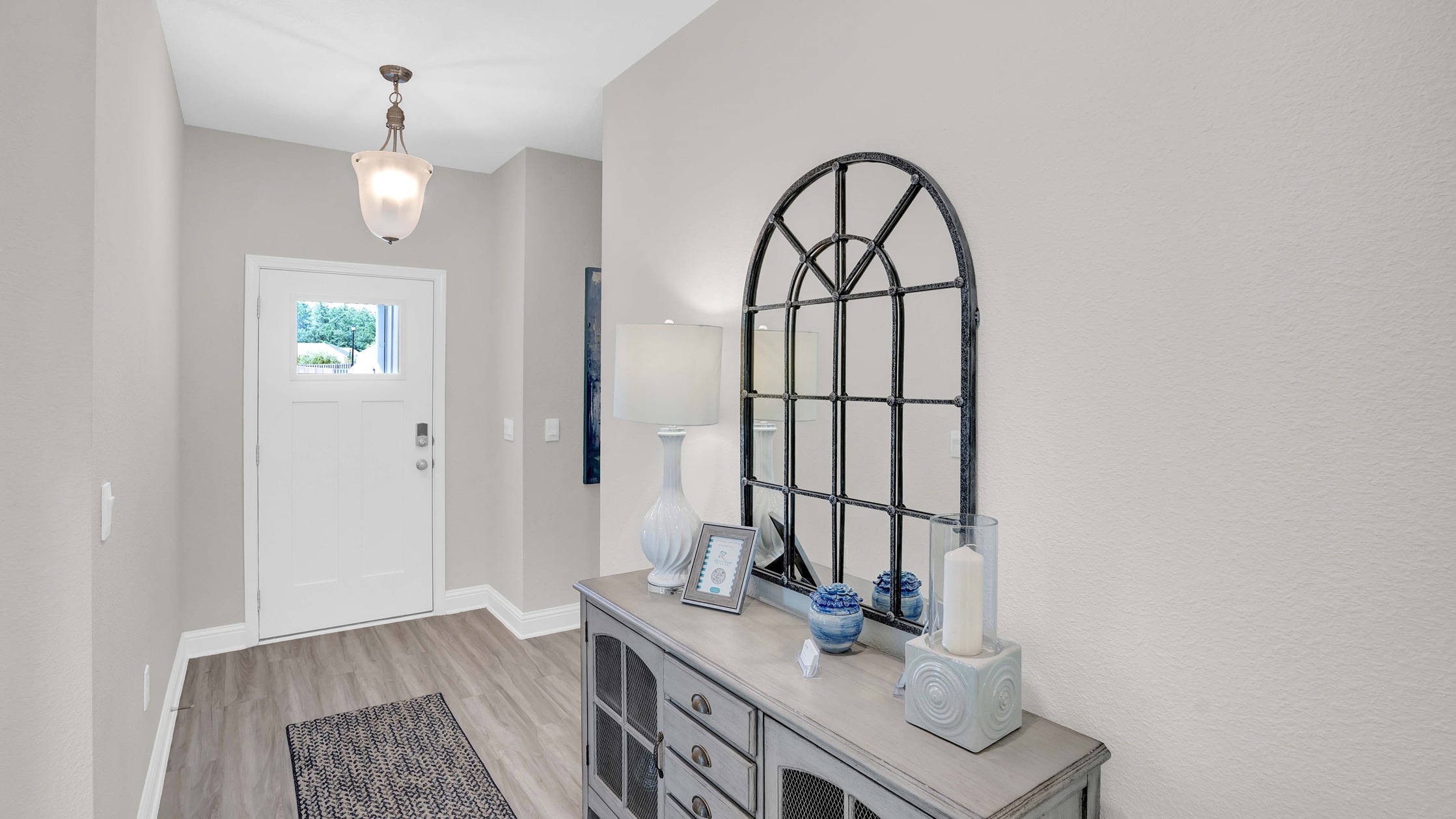 Jasmine model interior.