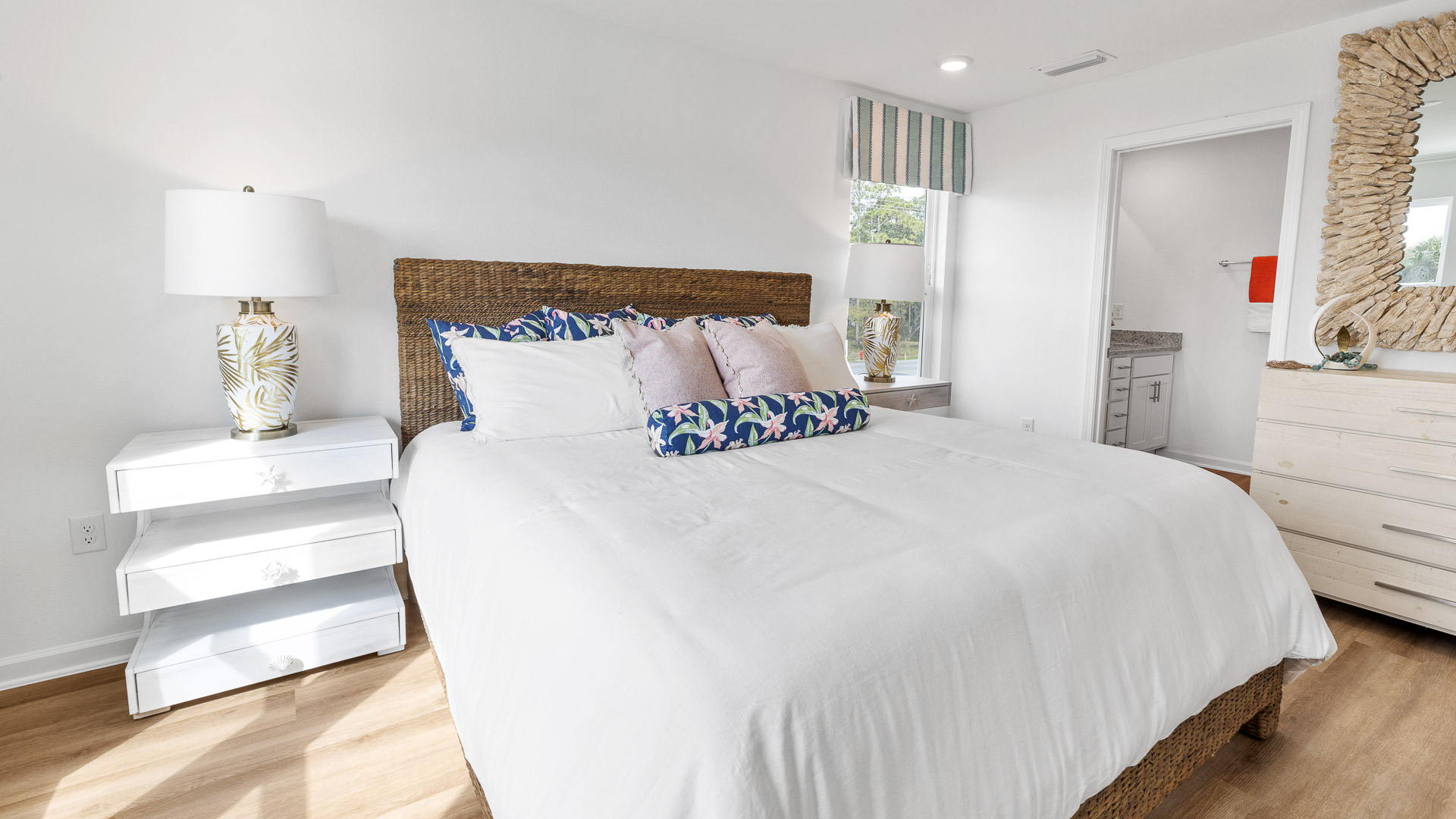 palm bedroom