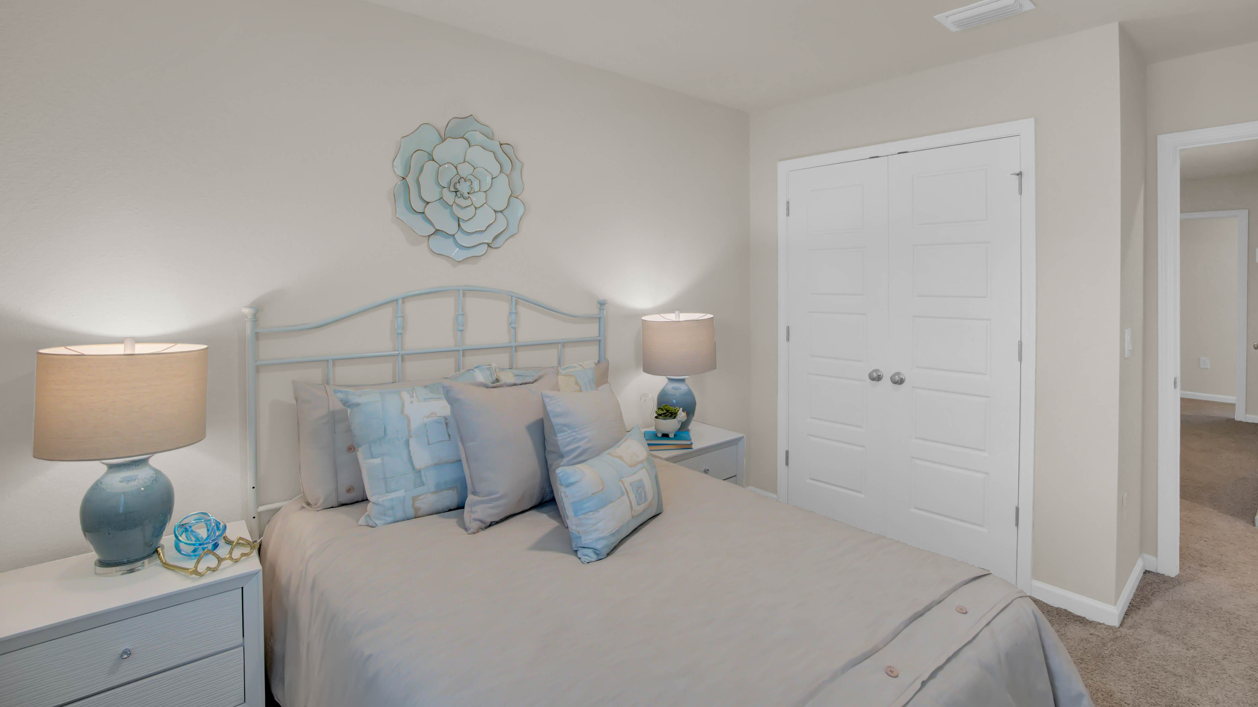 palm bedroom