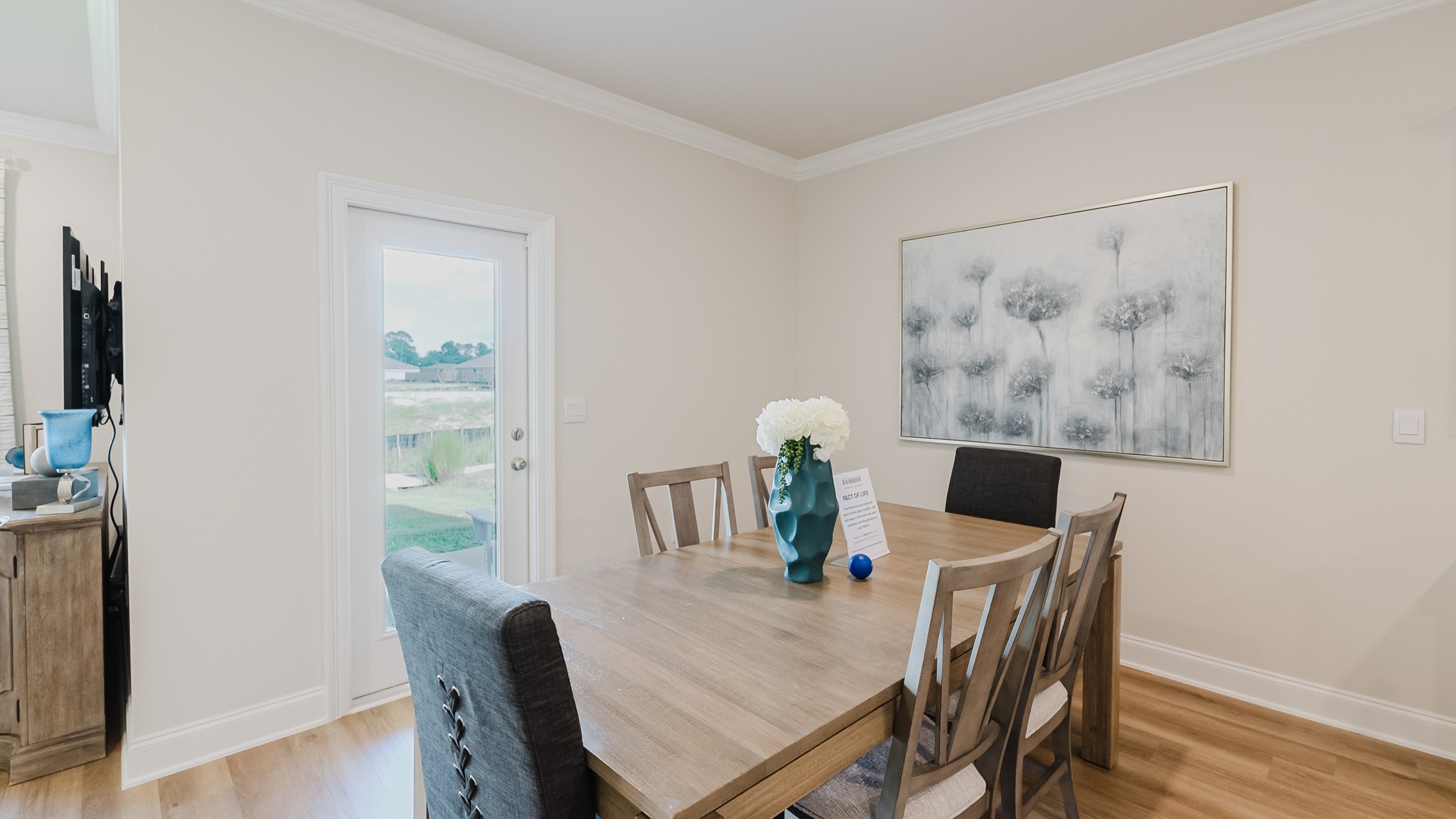 cali dining room
