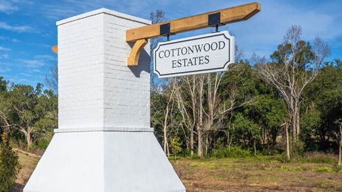Cottonwood Estates monument sign.