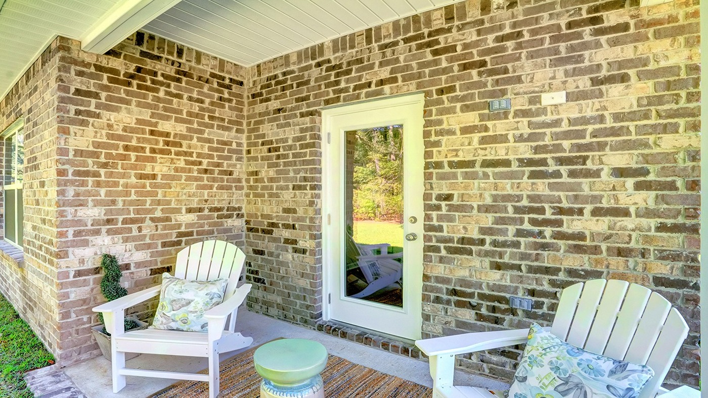 Model home exterior of the Julia.