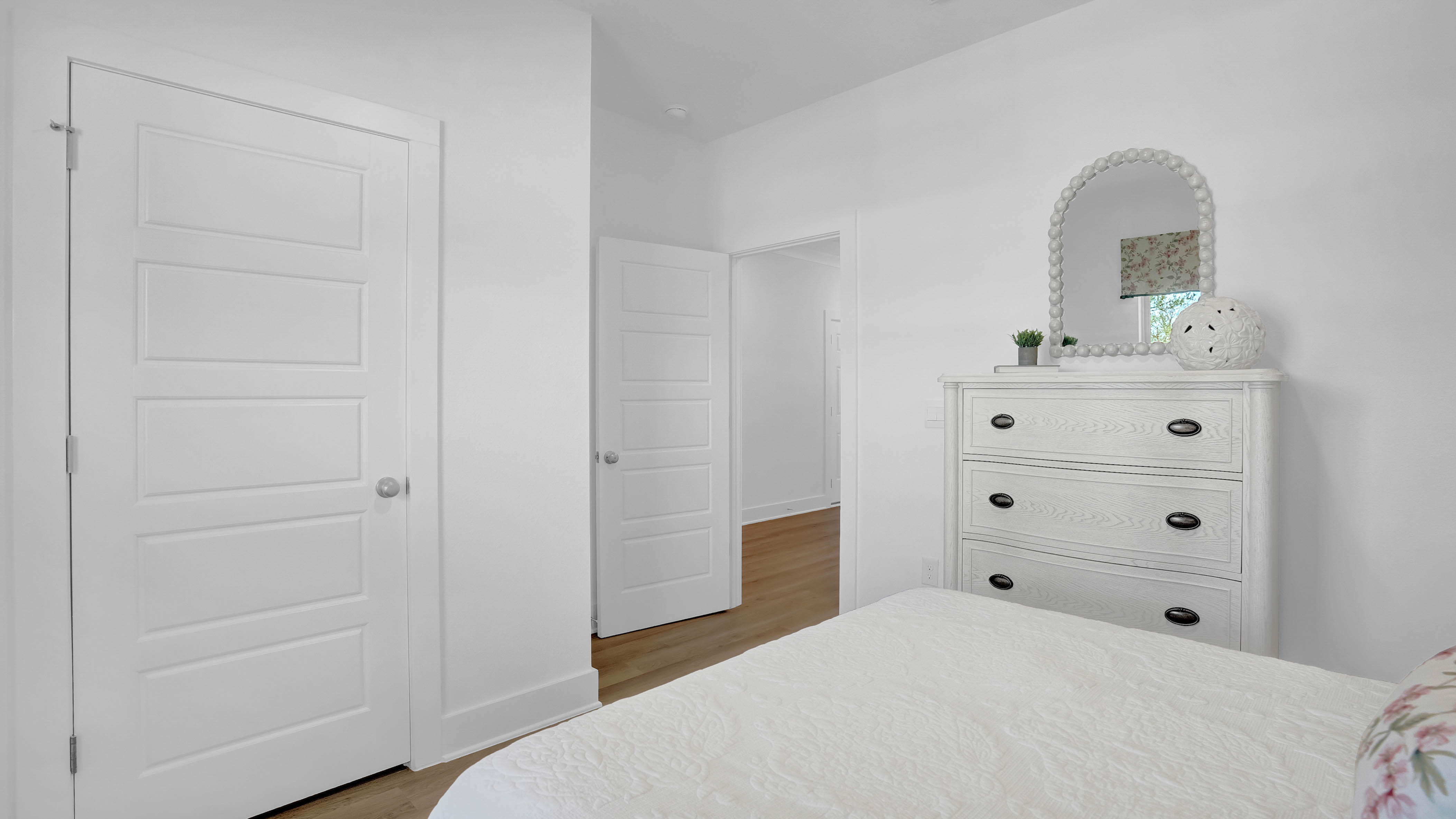 Kelly open concept interior.