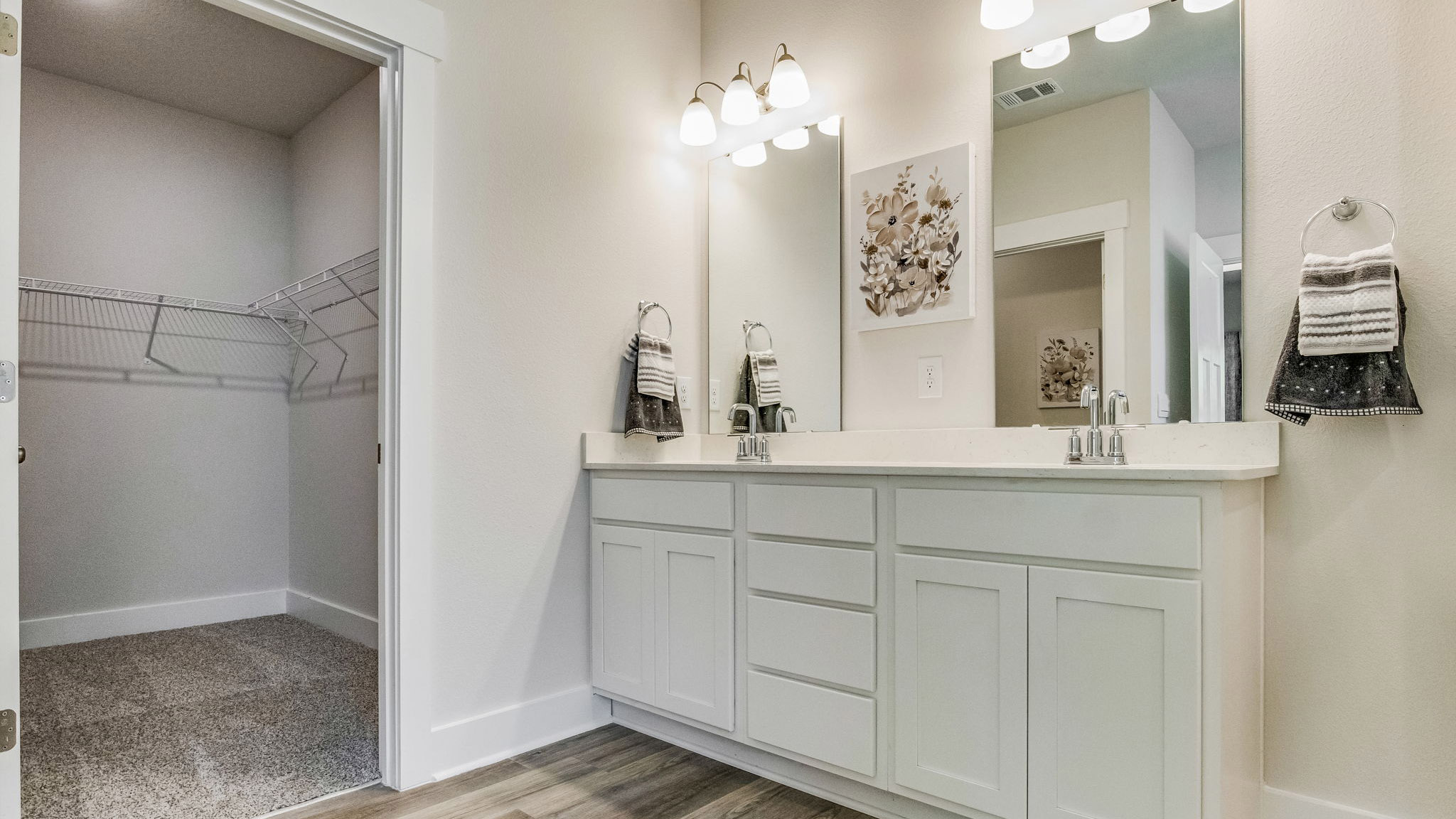 rhett bathroom