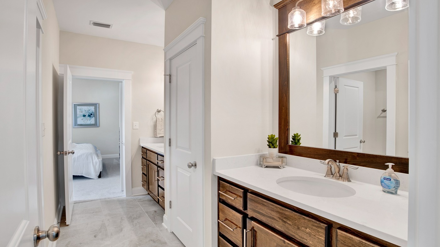 holly bathroom