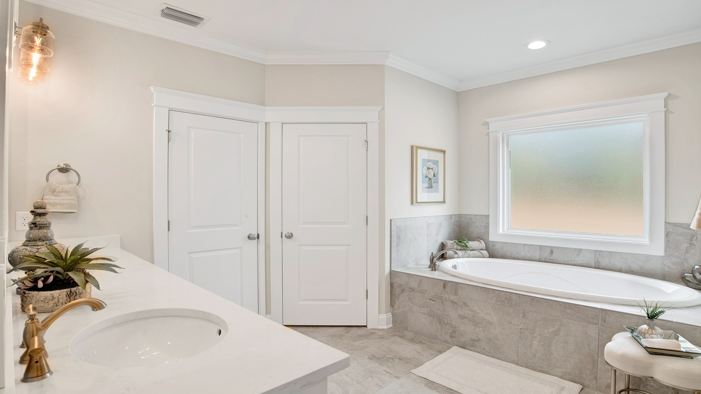 holly bathroom