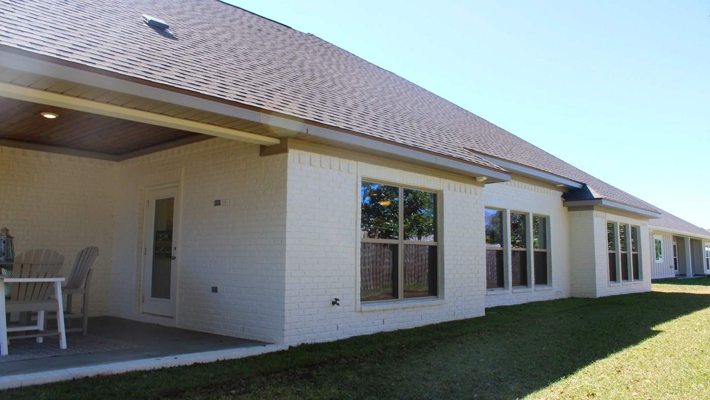 Walnut model home exterior.