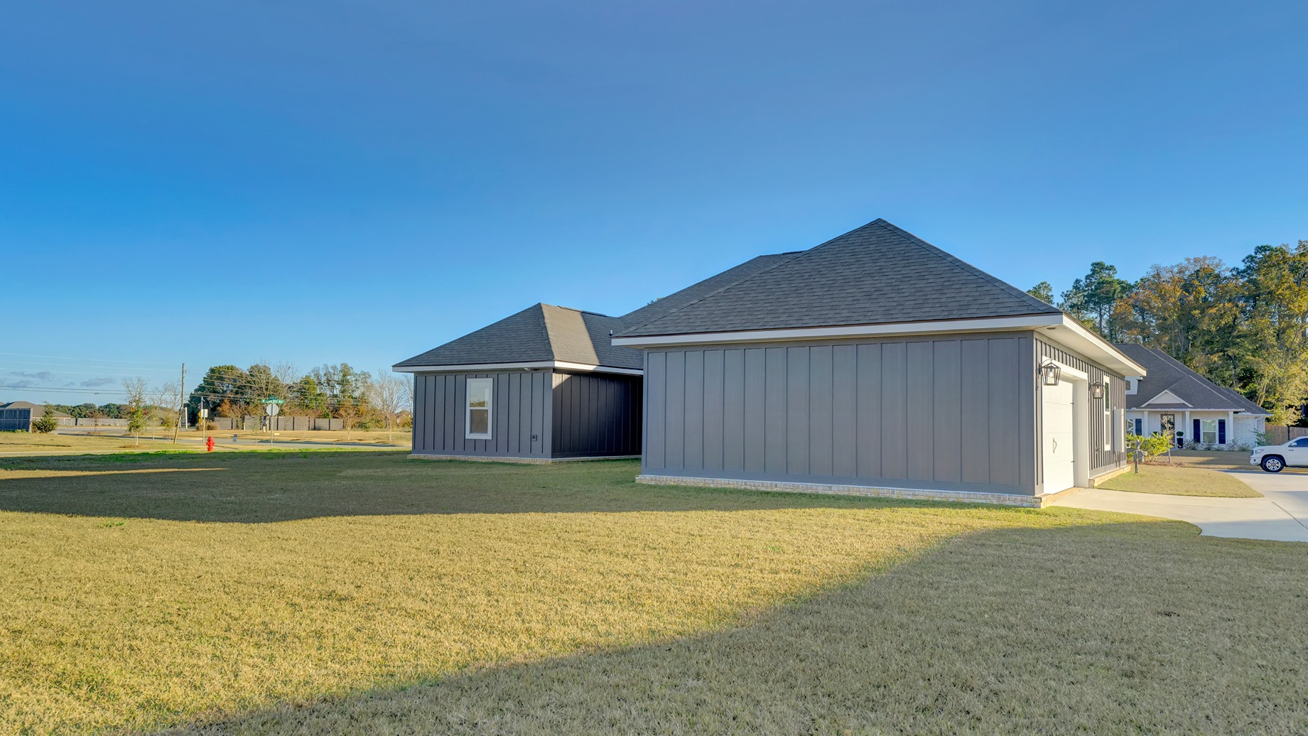 mockingbird exterior