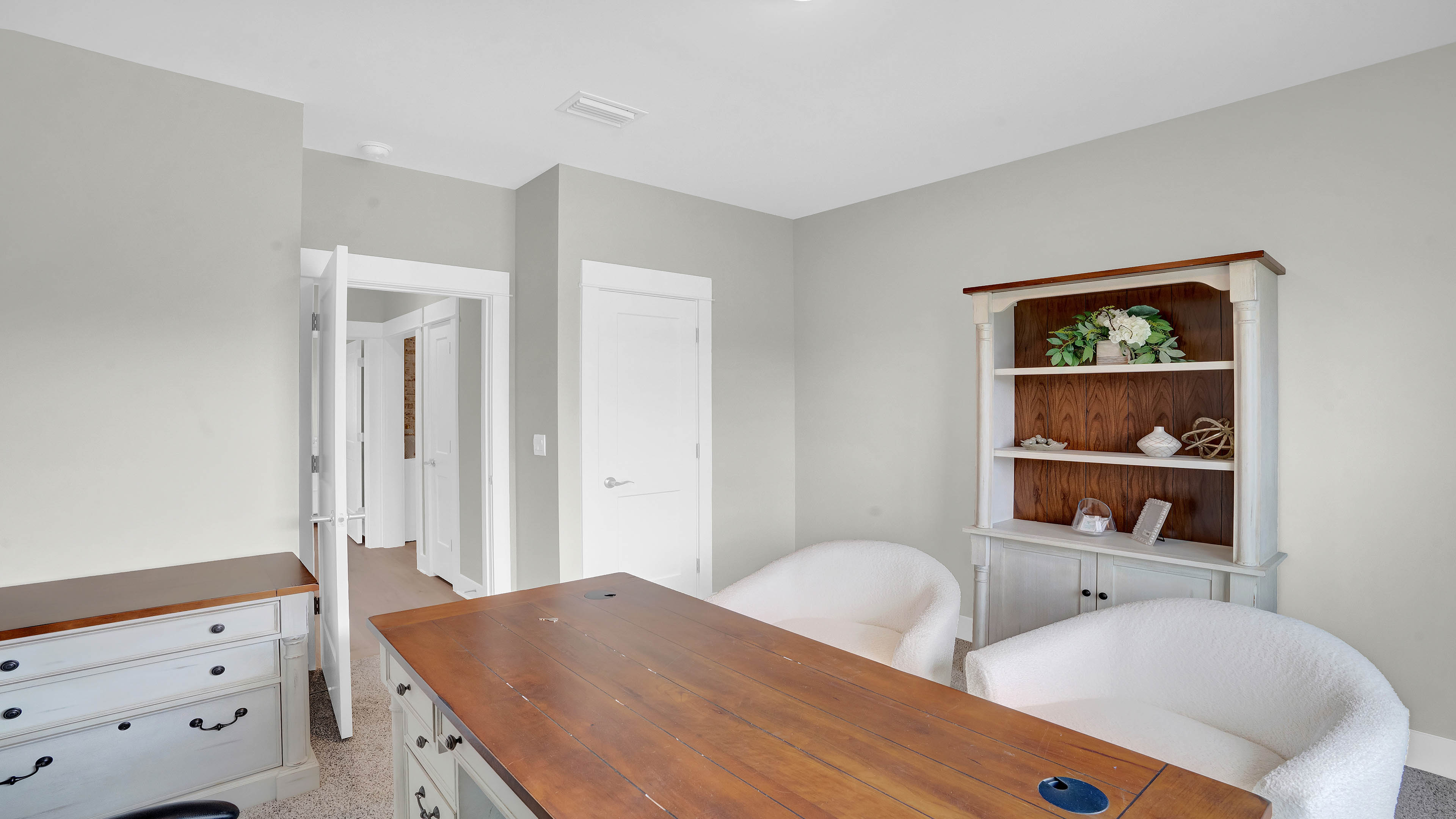 holly bedroom