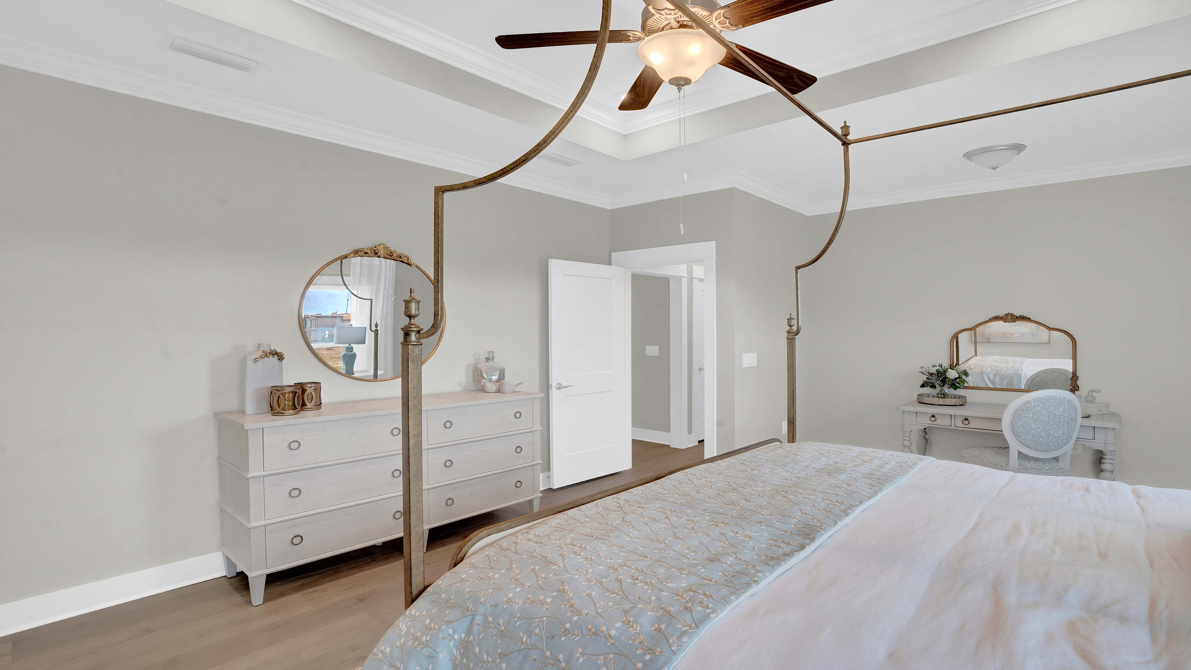 holly bedroom