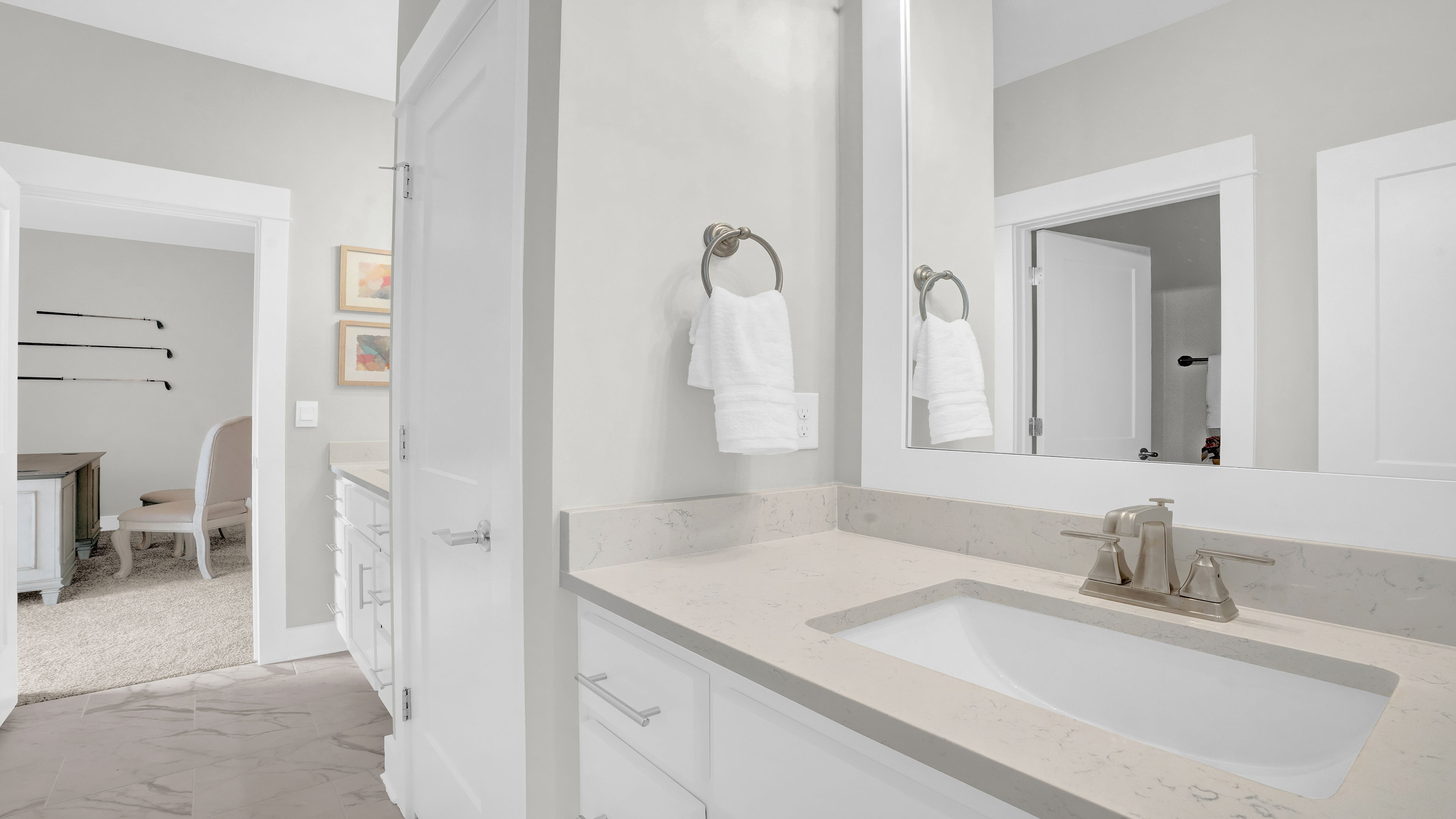 holly bathroom
