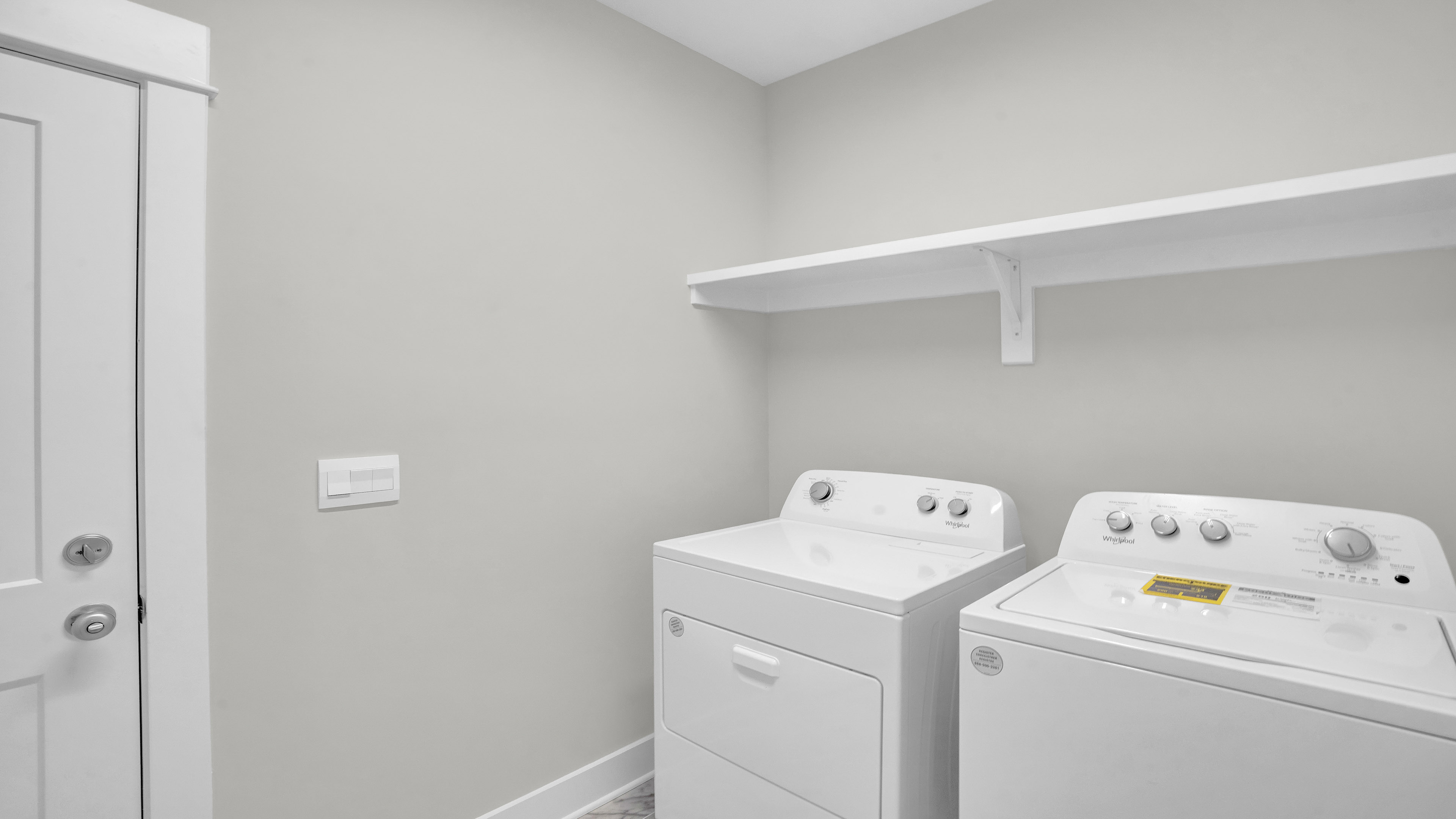 holly laundry