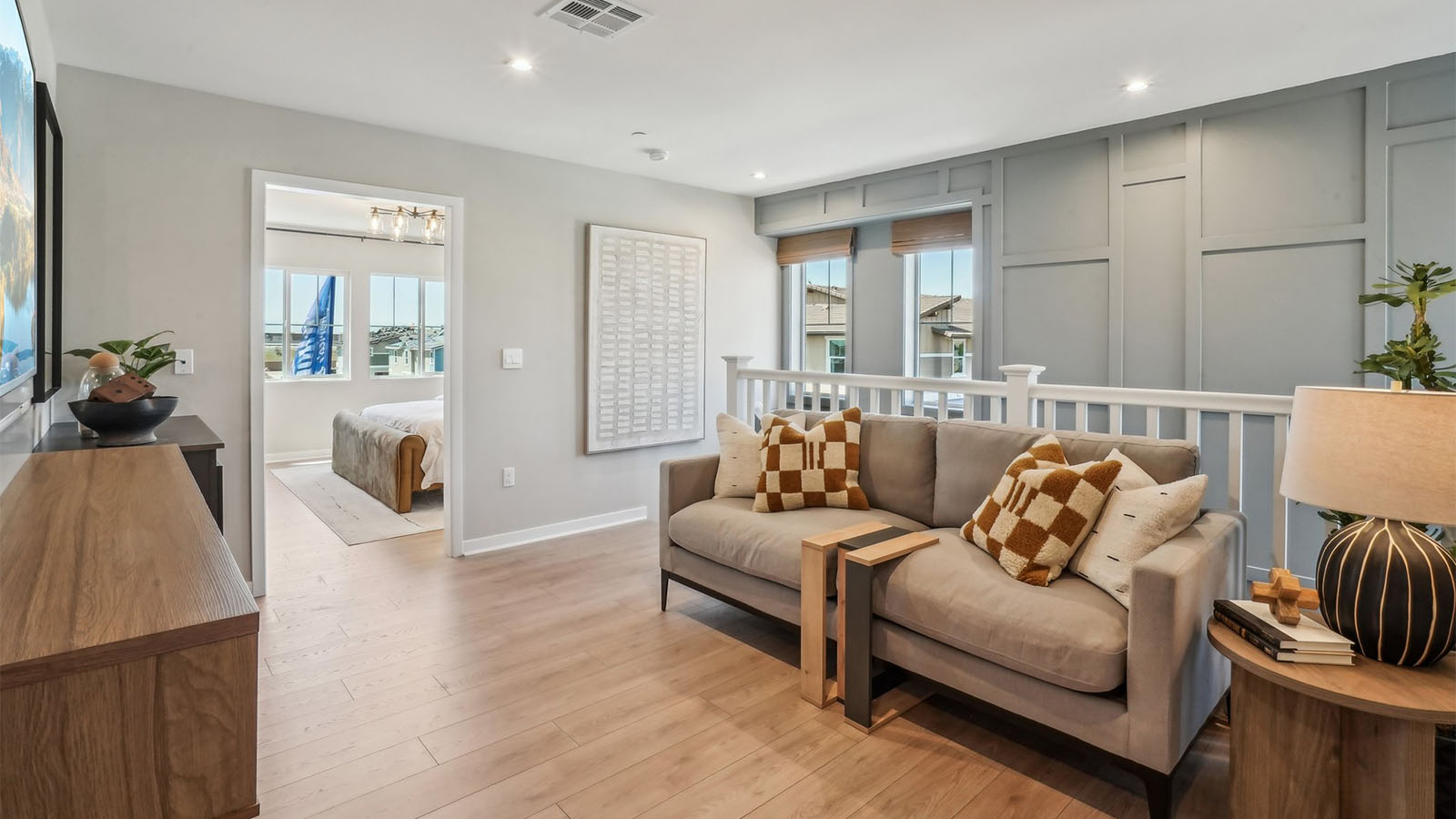 Spacious upstairs loft area