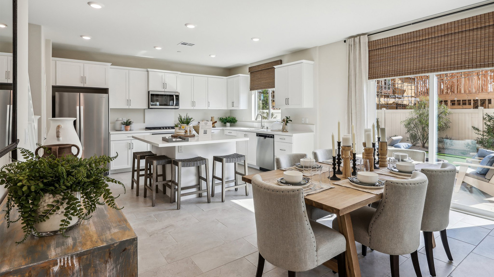 Spacious open-concept dining room and kitchen