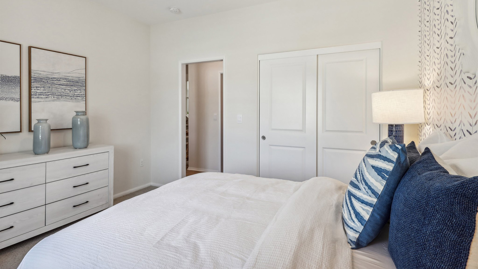 Secondary bedroom with full bed