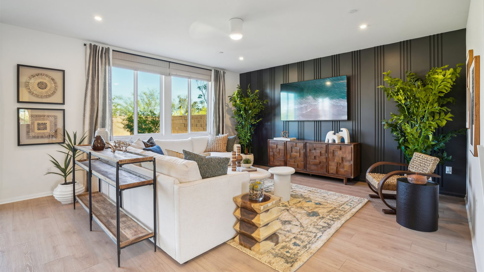 Spacious open-concept great room