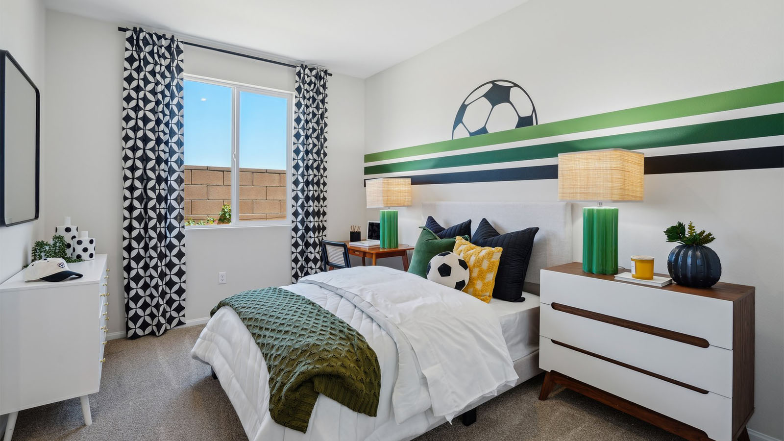 Secondary bedroom with full bed