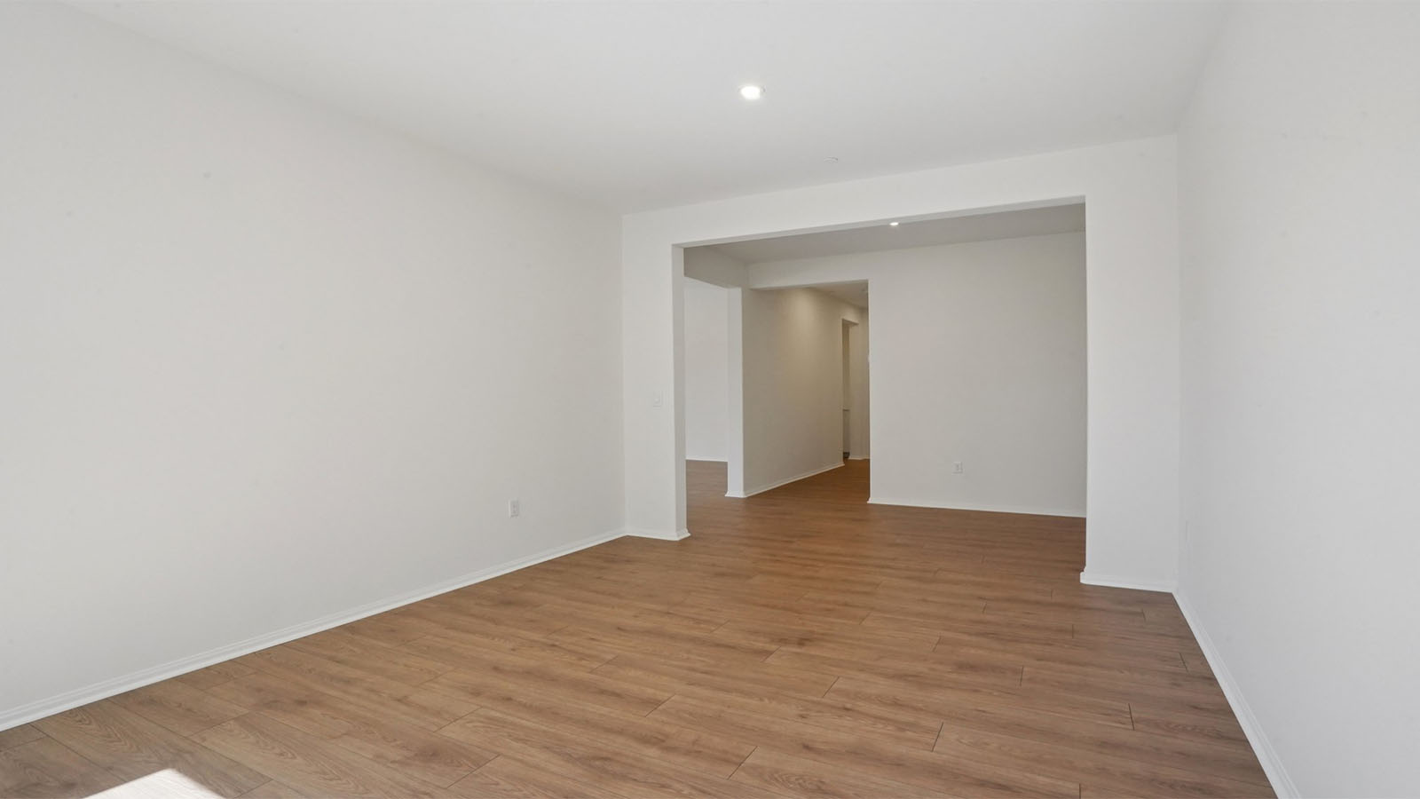 Dining room with laminate flooring