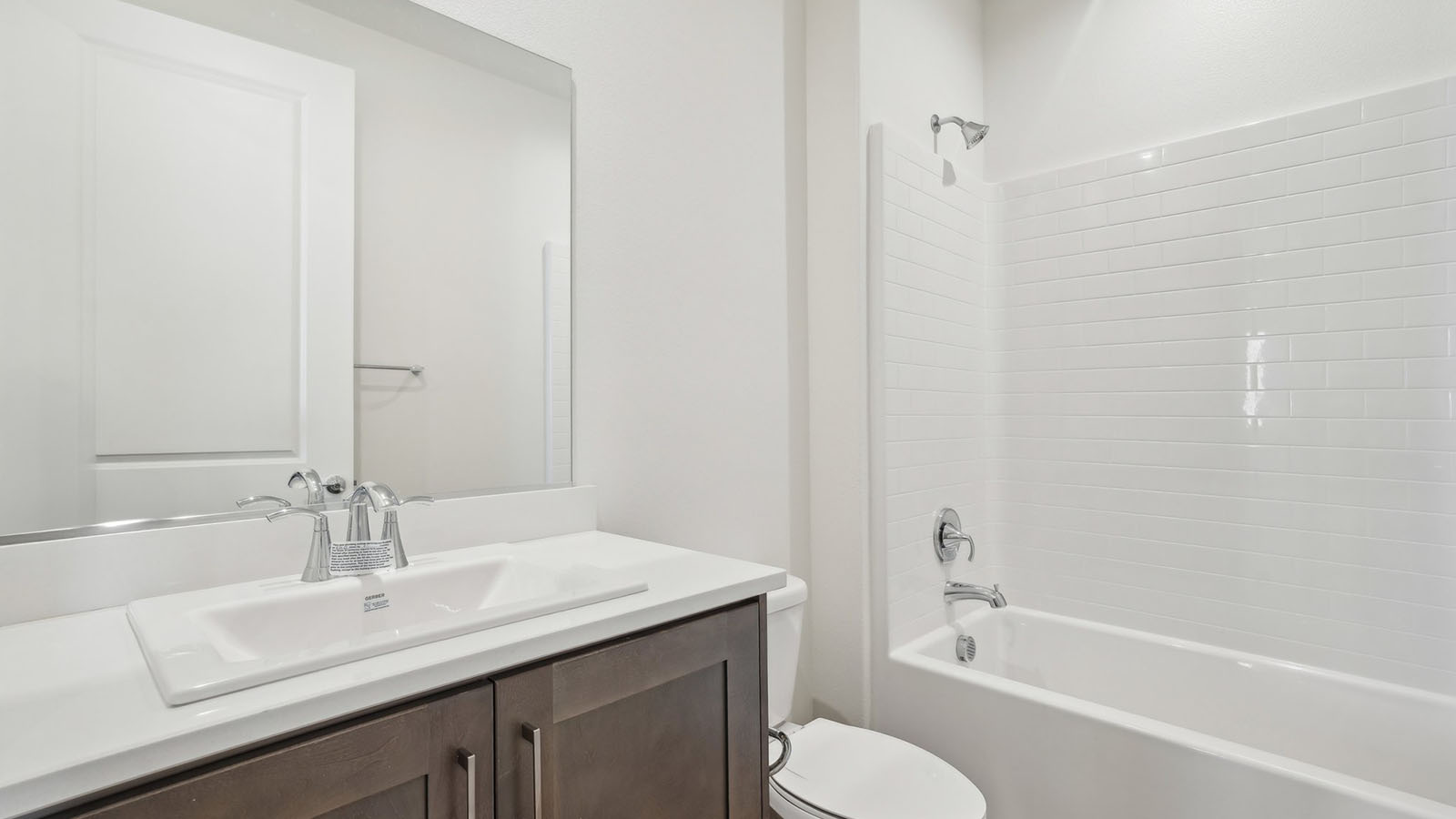 Secondary bathroom with tub shower combination