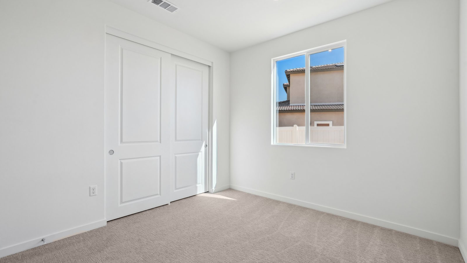 Secondary bedroom with