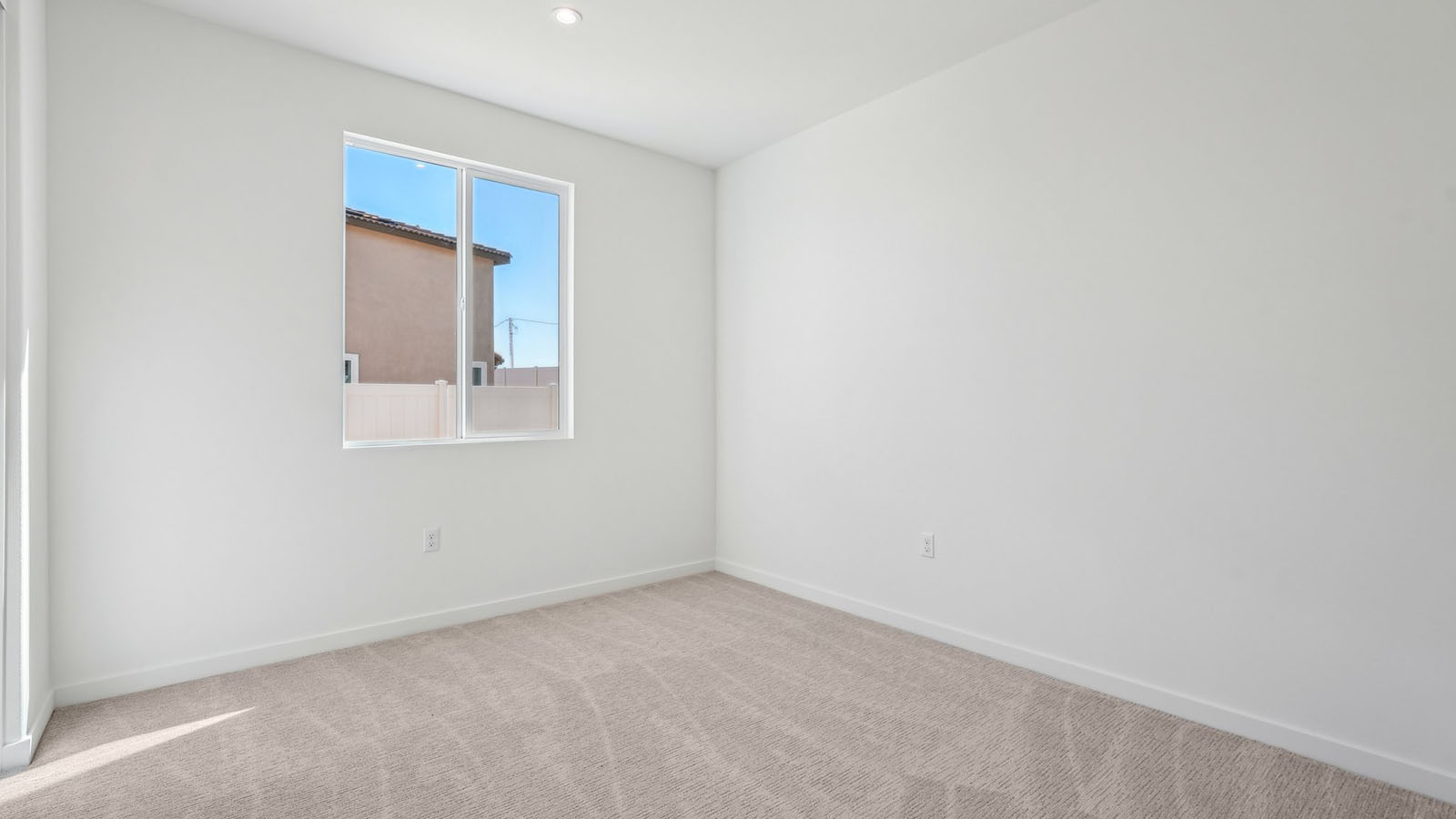 Secondary bedroom with