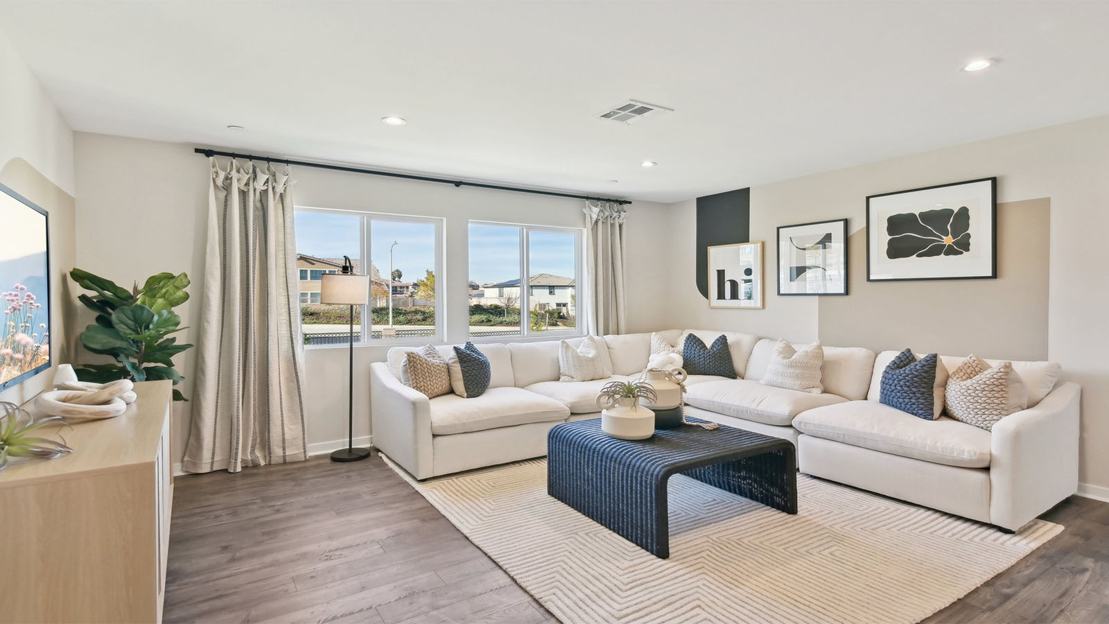 Oversized loft with laminate flooring