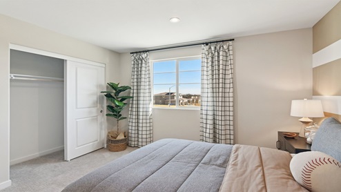 Secondary bedroom with full bed