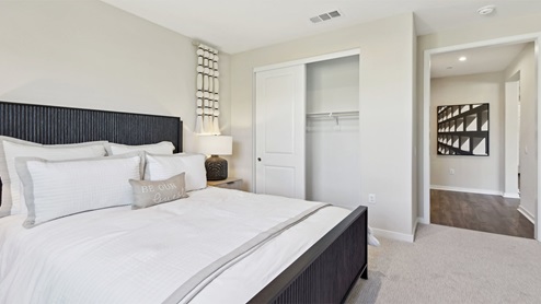 Secondary bedroom with full bed