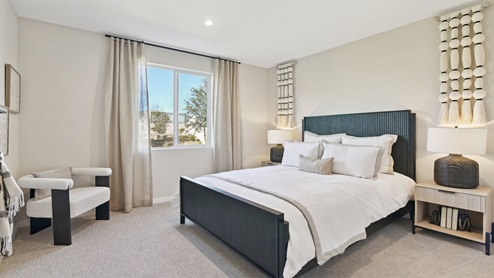 Secondary bedroom with full bed