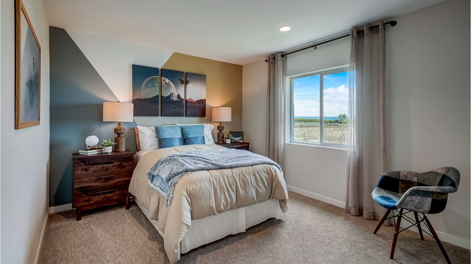 Secondary bedroom with full bed