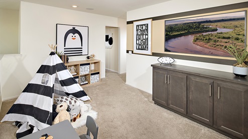 Spacious upstairs loft area