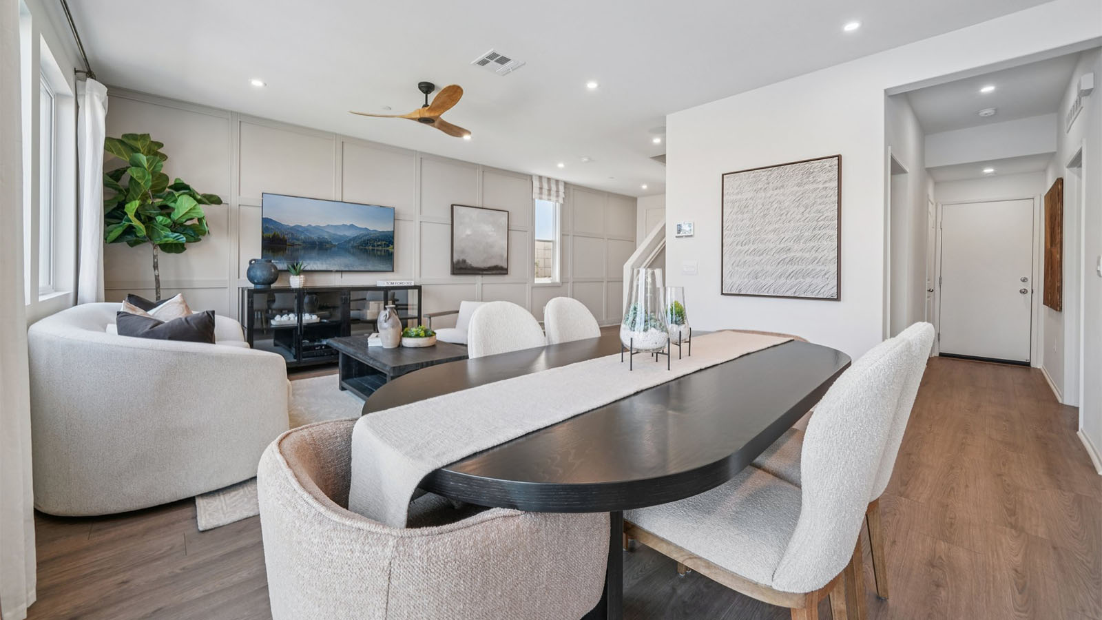 Spacious open-concept great room