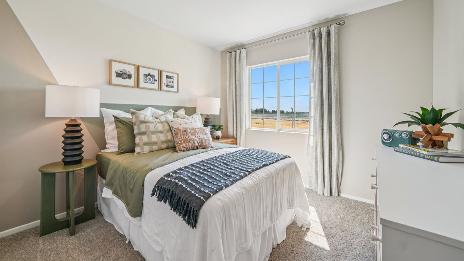 Bedroom with full bed