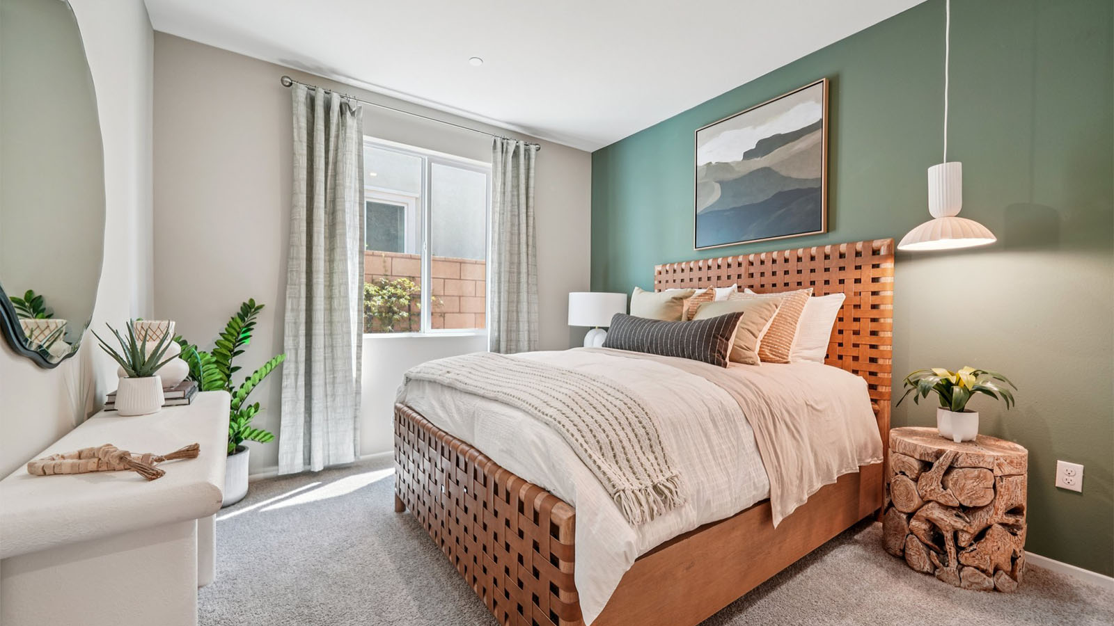 Secondary bedroom with full bed