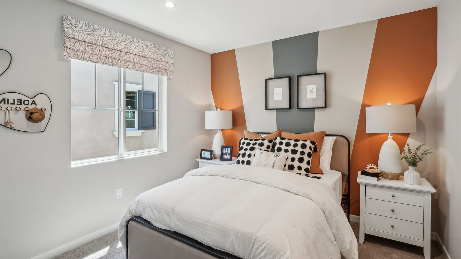 Secondary bedroom with full bed