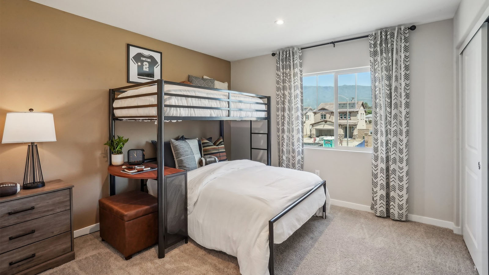 Secondary bedroom with bunk bed