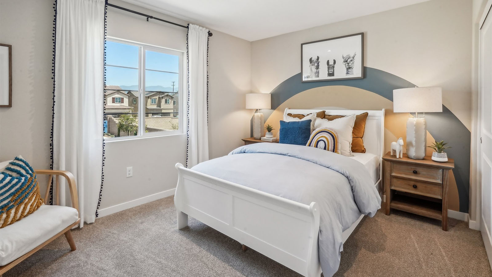 Secondary bedroom with full bed