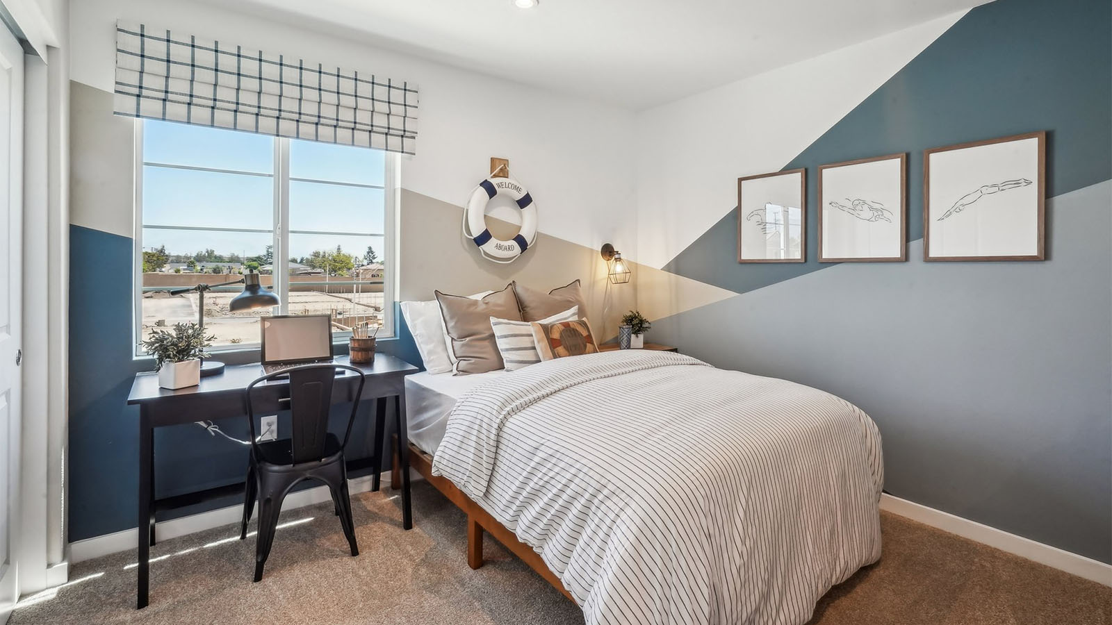 Secondary bedroom with full bed