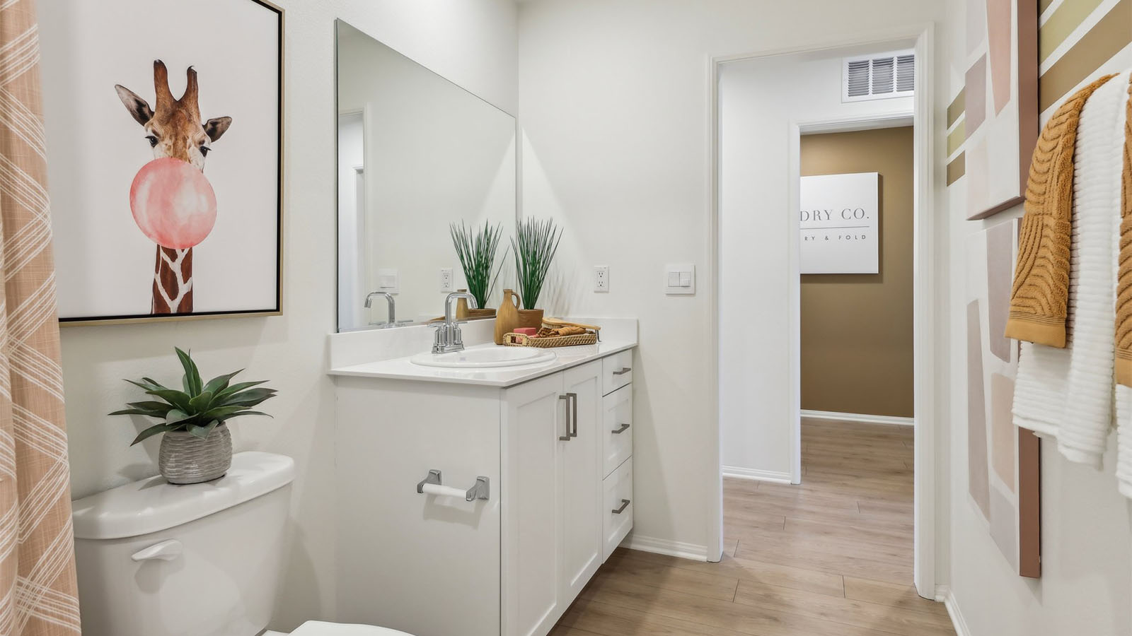 Secondary bathroom with shower