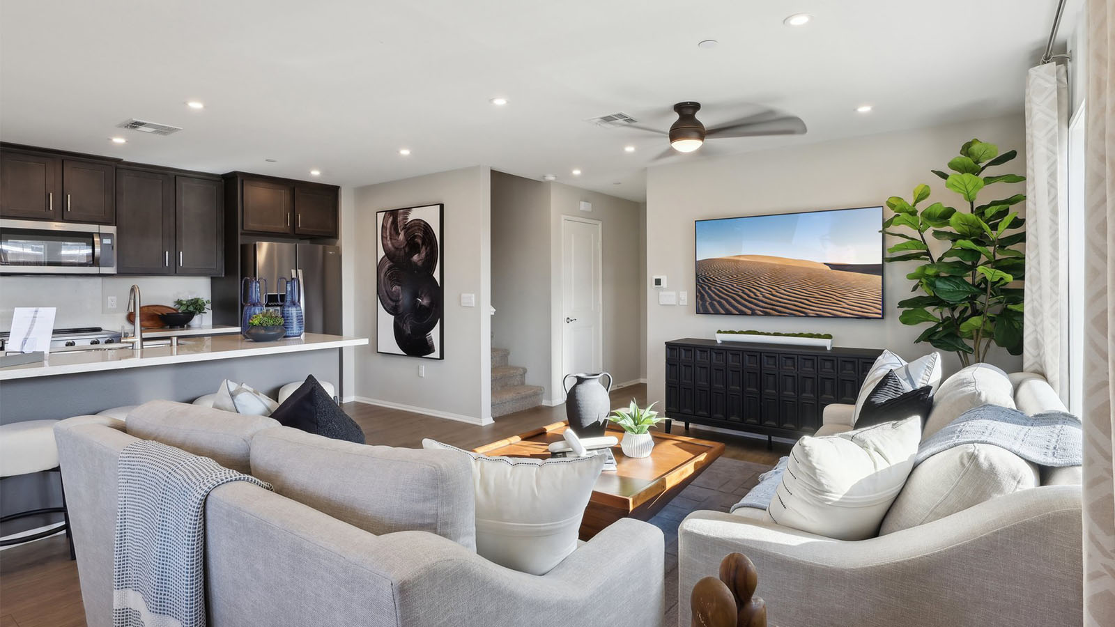 Spacious open-concept great room