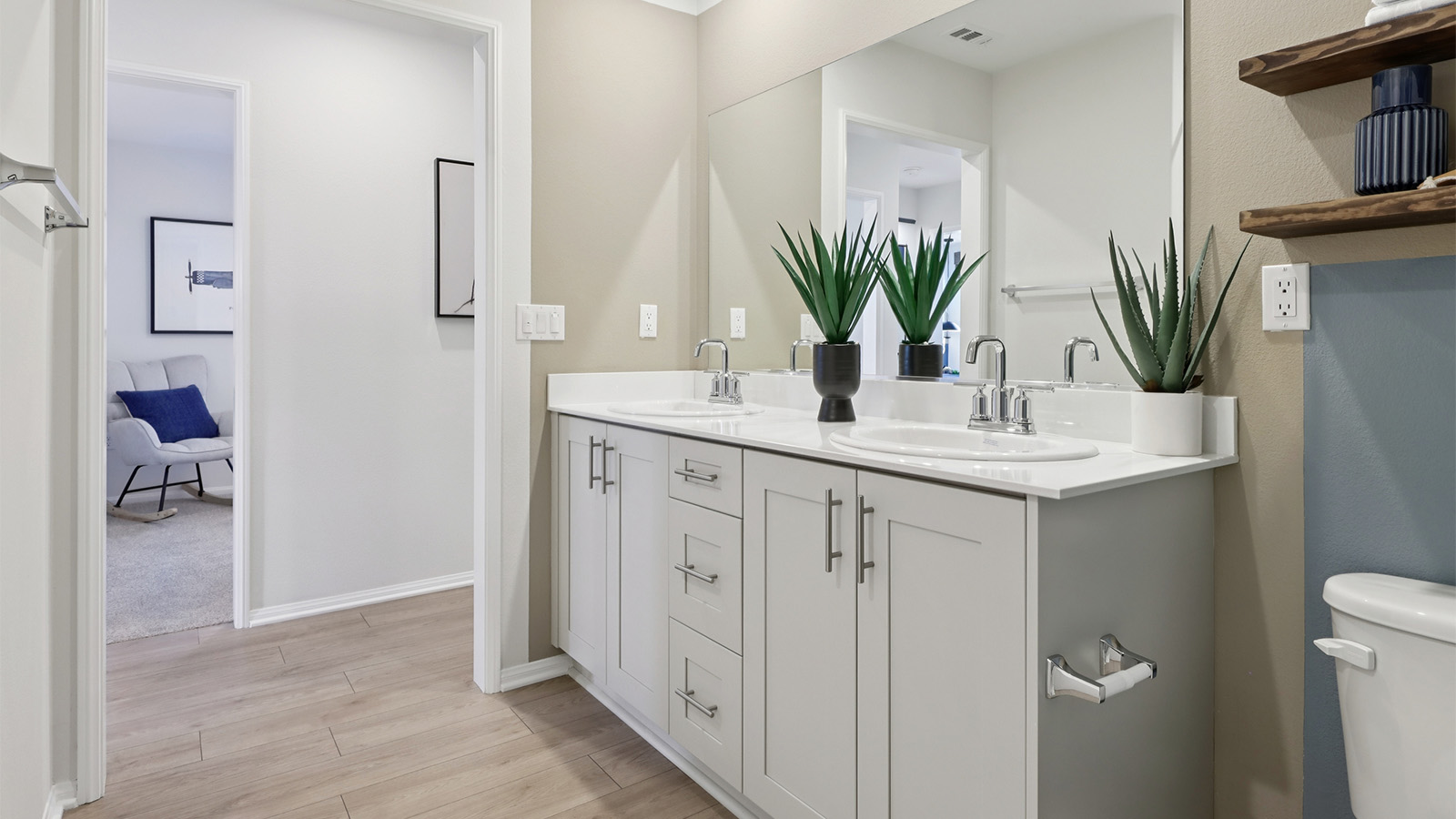 Secondary bathroom with double sinks