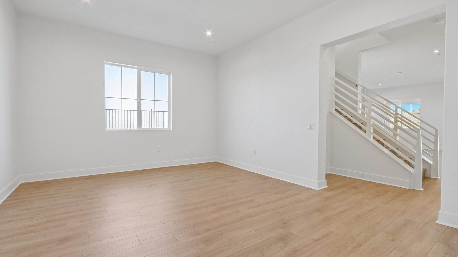 Oversized great room and dining room