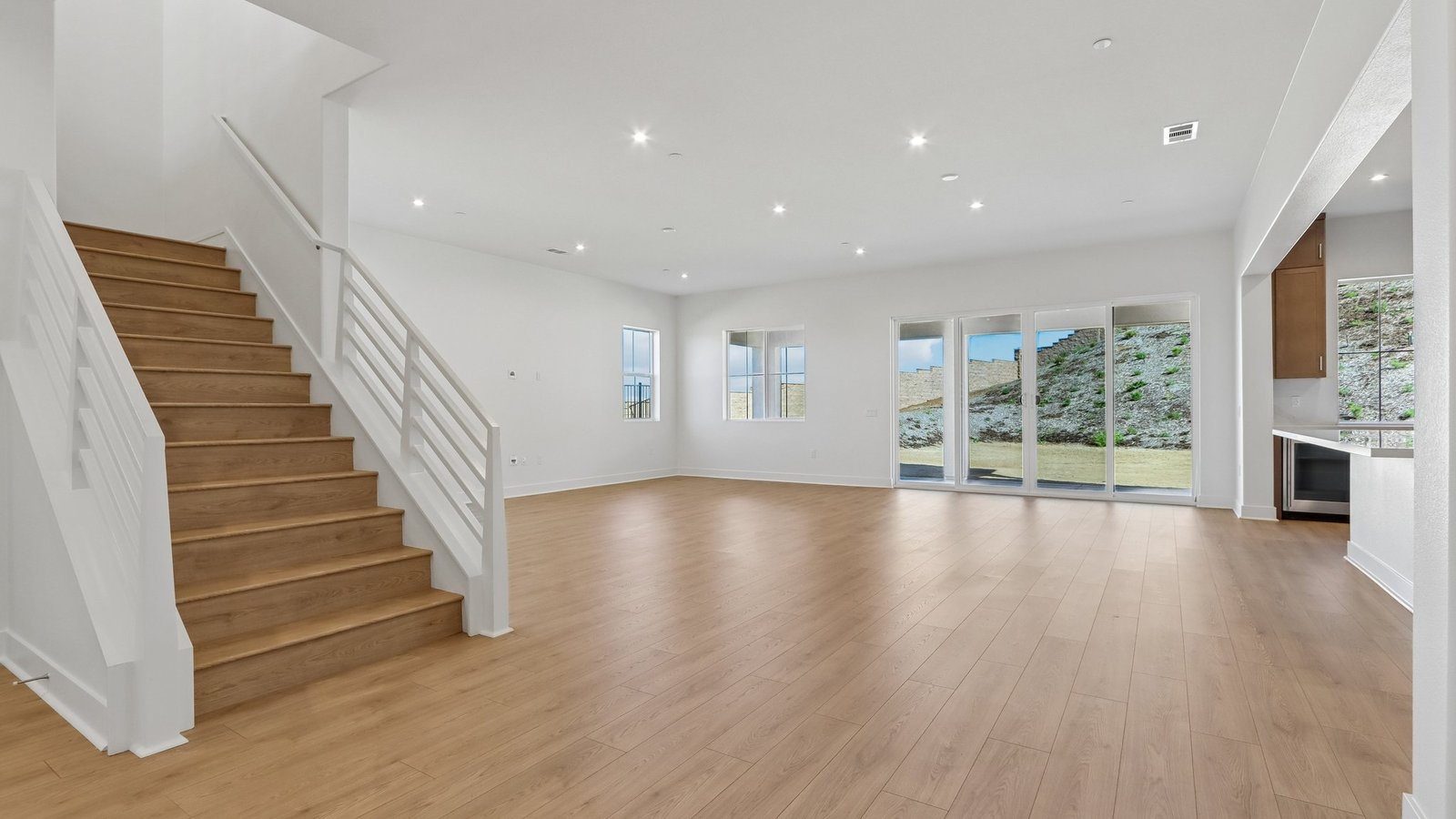 Oversized great room and dining room